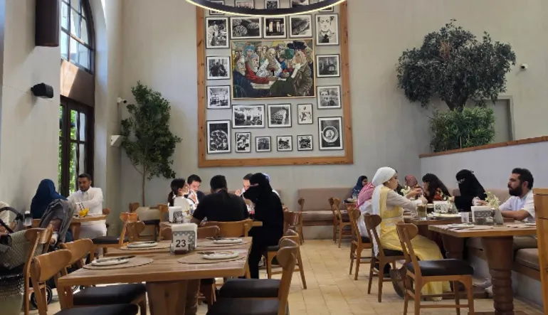 مطعم دقيق وحطب